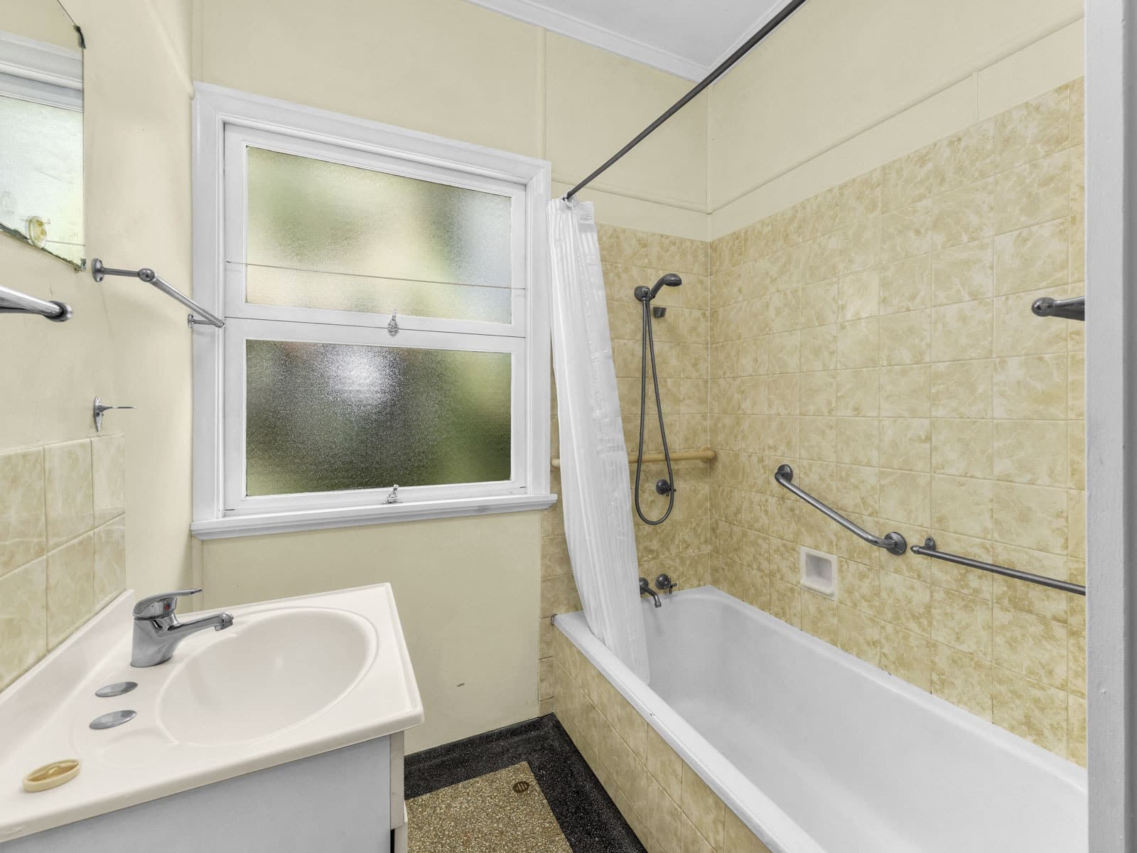 28 Russell Tce, Indooroopilly - Thumbnail 4