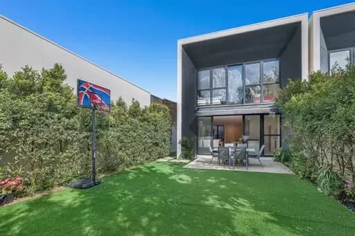 Benowa, Benowa - Image 1