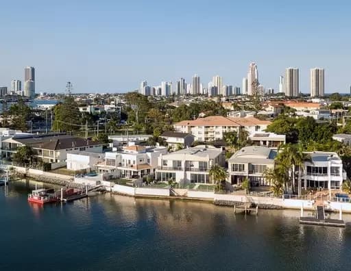 Chevron Island, Chevron Island - Image 1
