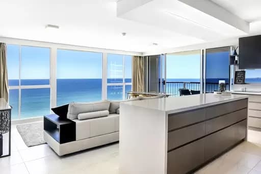 Main Beach, Main Beach - Thumbnail 4