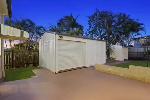 Manly West, Manly West - Thumbnail 4