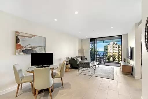 Broadbeach, Broadbeach - Thumbnail 4