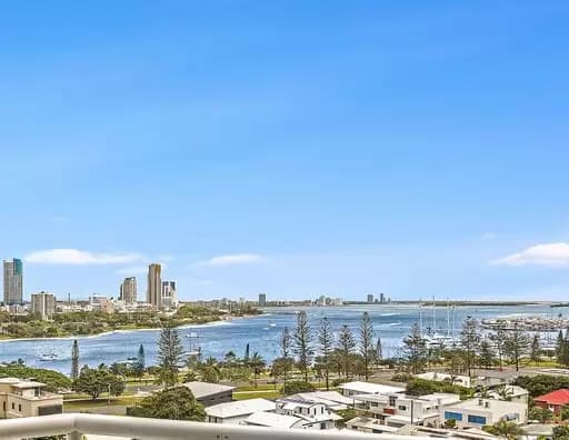Main Beach, Main Beach - Image 1