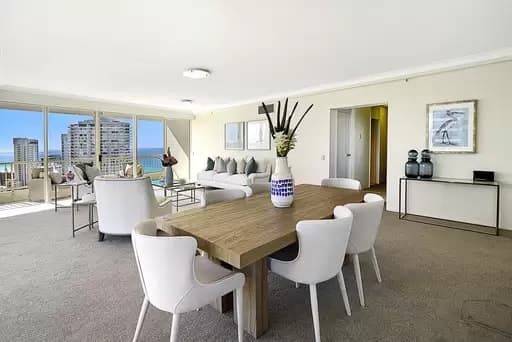 Main Beach, Main Beach - Image 1