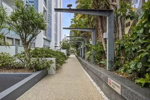 Broadbeach, Broadbeach - Thumbnail 2