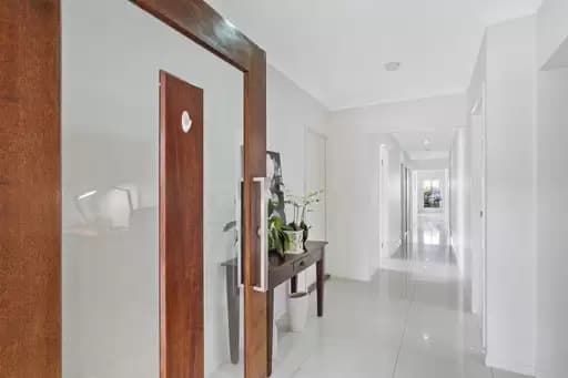 Victoria Point, Victoria Point - Thumbnail 2