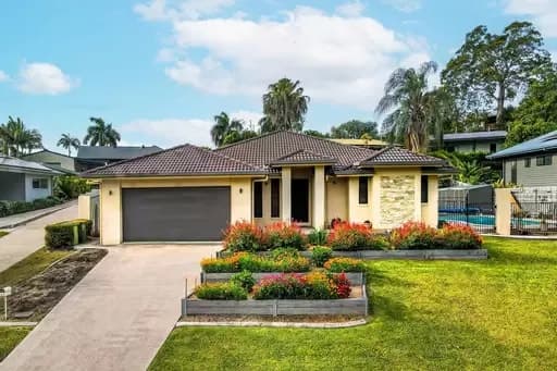 Cannonvale, Cannonvale - Image 1
