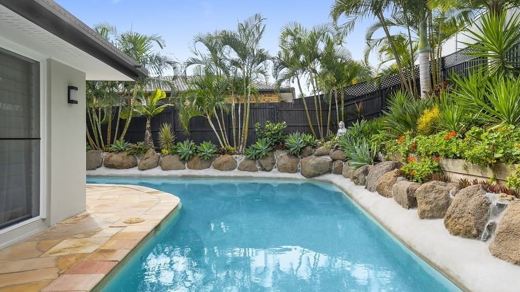 Robina, Robina - Image 1
