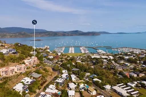 Airlie Beach, Airlie Beach - Thumbnail 3