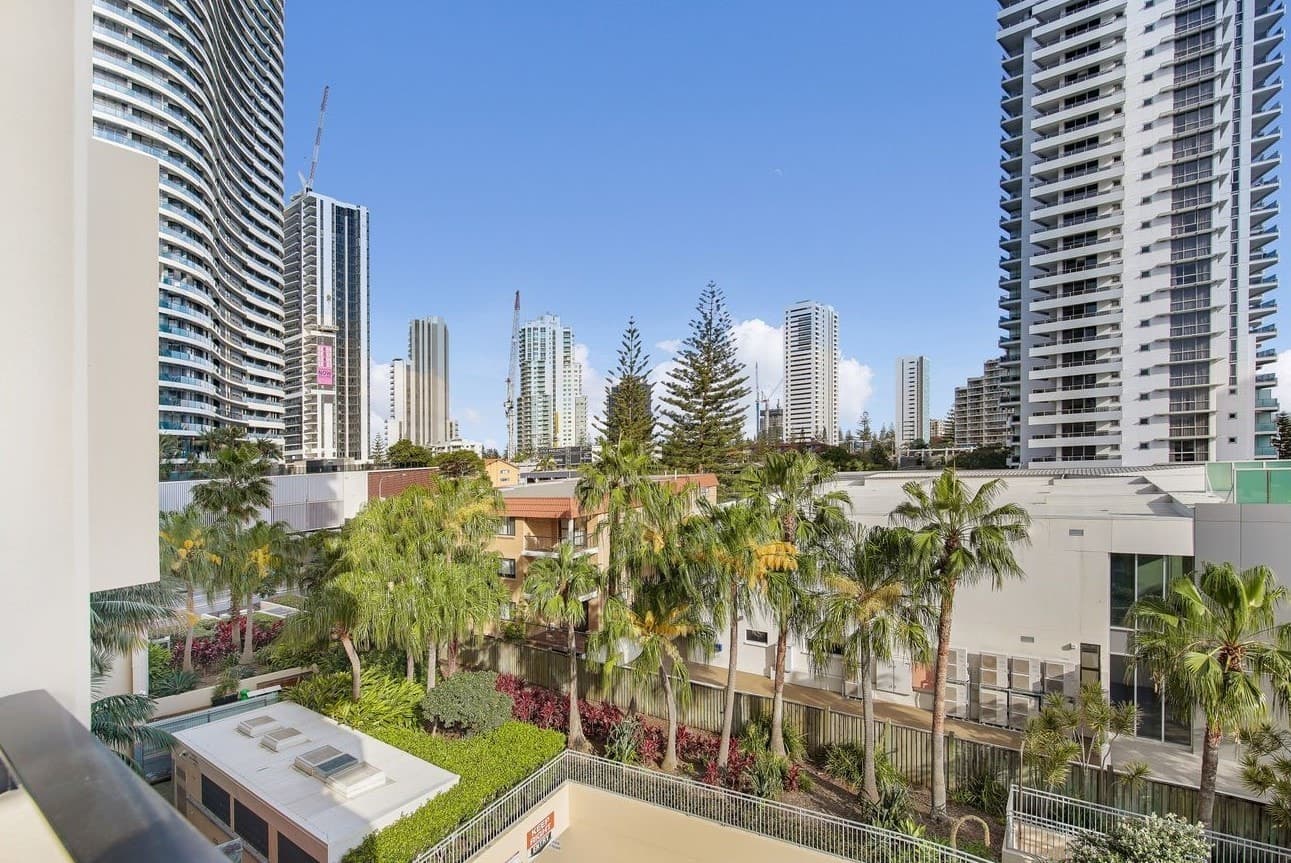 Broadbeach, Broadbeach - Thumbnail 4