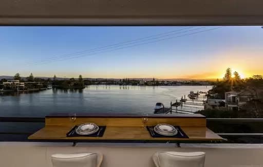 Surfers Paradise, Surfers Paradise - Image 1