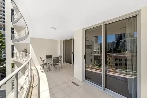 Surfers Paradise, Surfers Paradise - Thumbnail 3