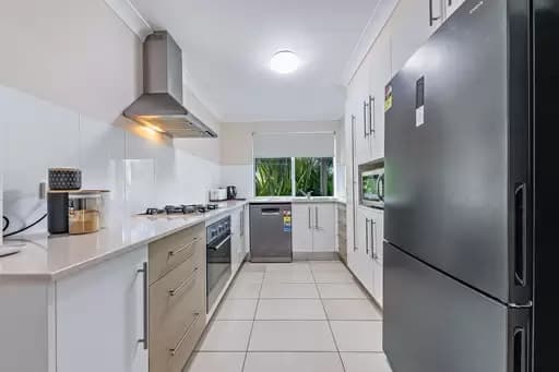 Cannonvale, Cannonvale - Image 1