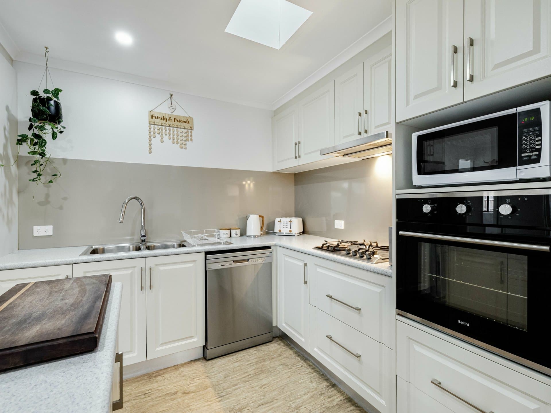 8 Reid Street, Bairnsdale, Bairnsdale - Thumbnail 2