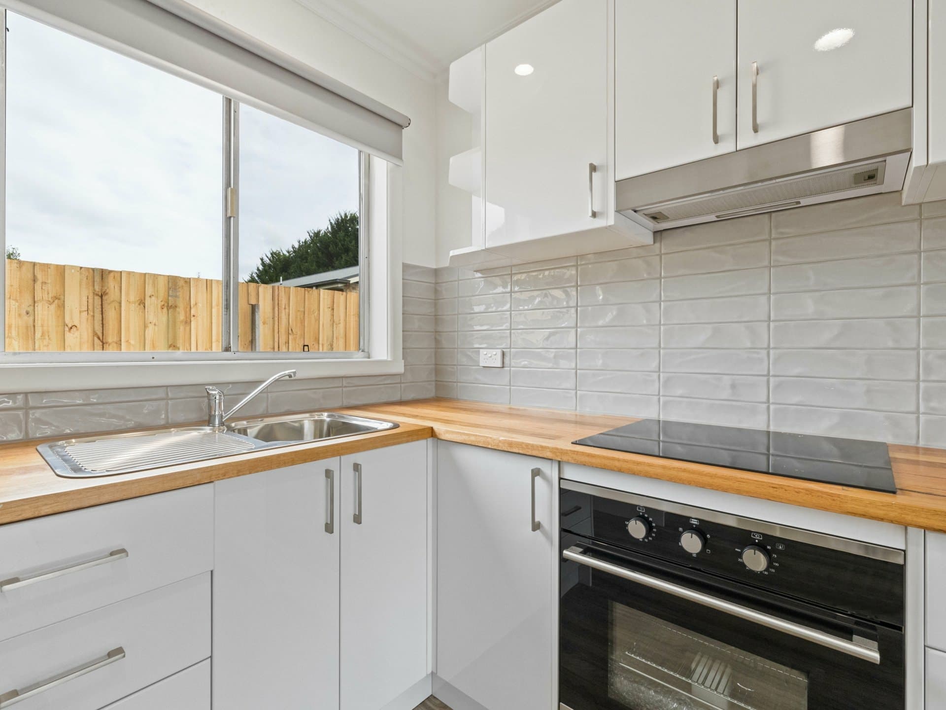 Unit 4/4 Grosvenor Court, Bairnsdale, Bairnsdale - Thumbnail 3