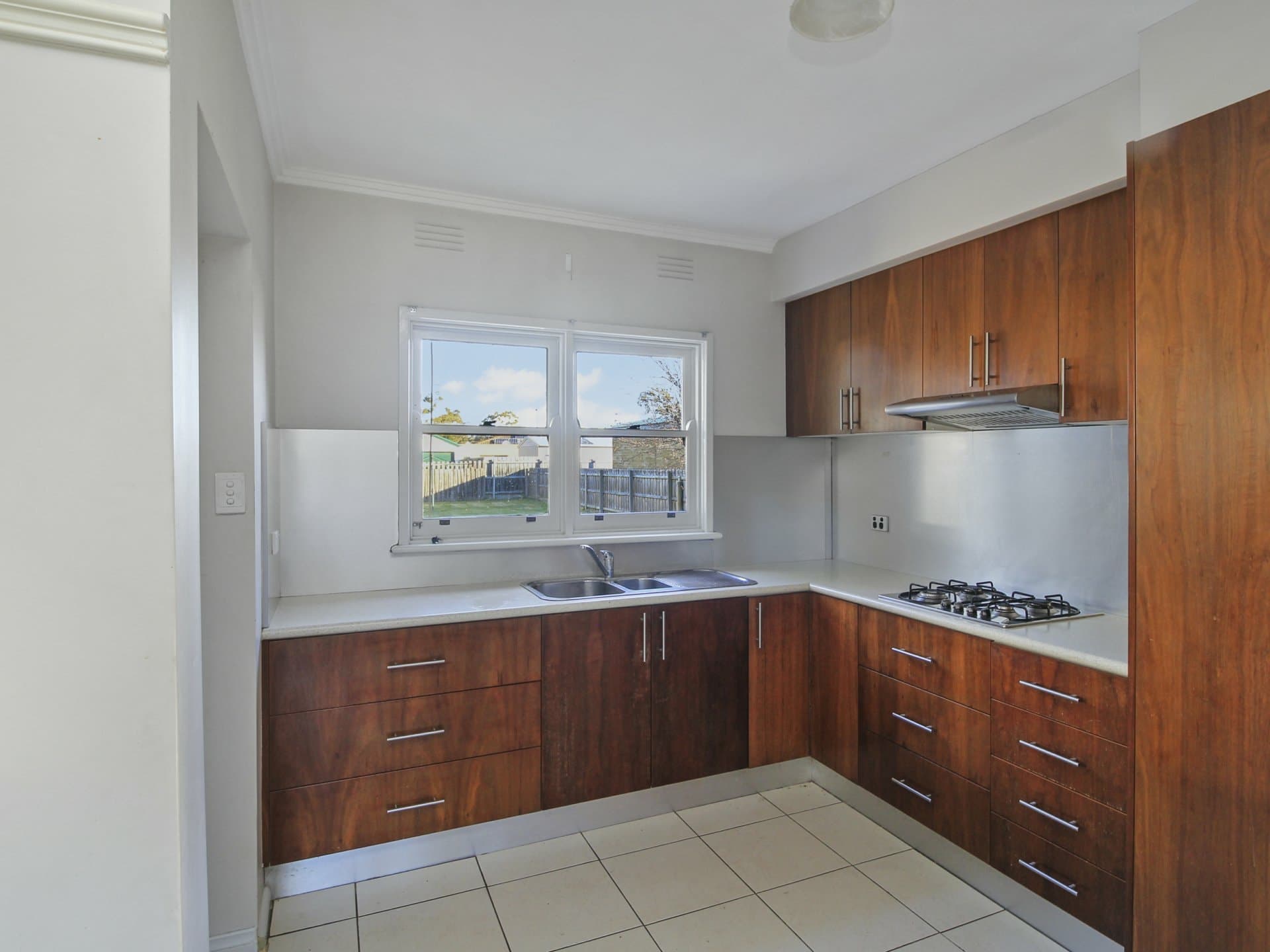 83 Moroney Street, Bairnsdale, Bairnsdale - Thumbnail 3