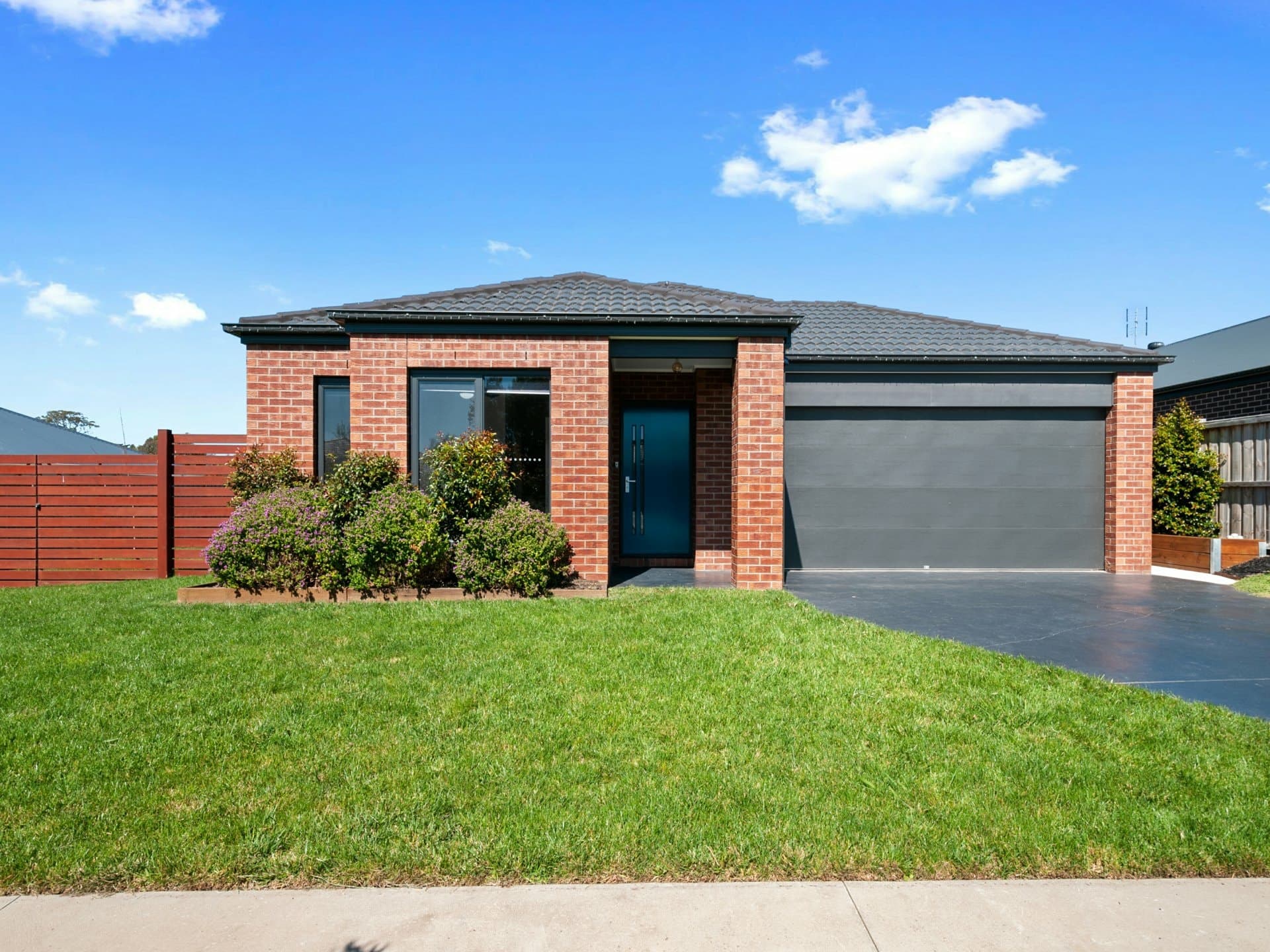16 Flaxlilly Court, Bairnsdale, Bairnsdale - Thumbnail 2