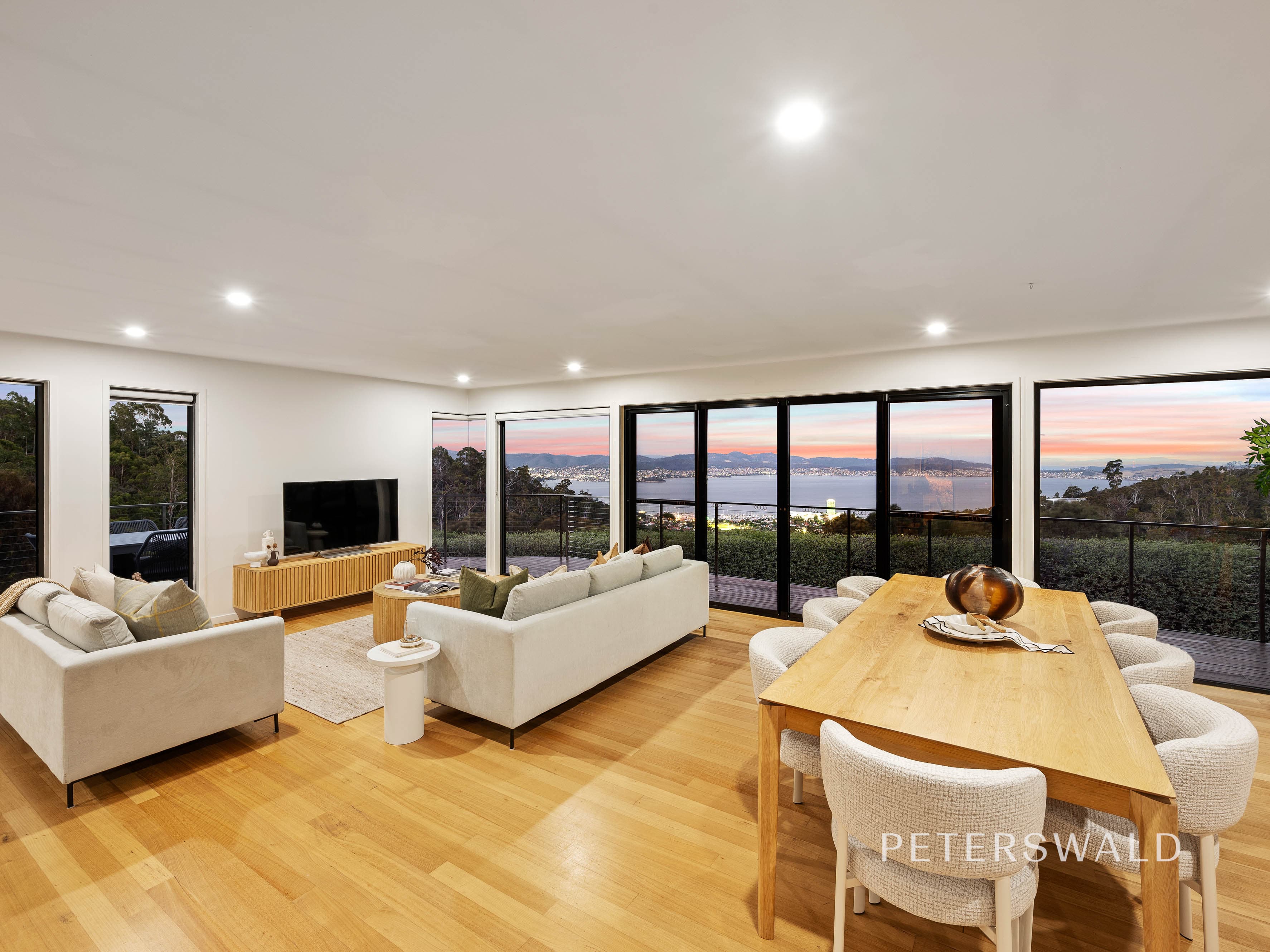 81 Hillcrest Road, Tolmans Hill TAS 7007, Tolmans Hill - Thumbnail 2