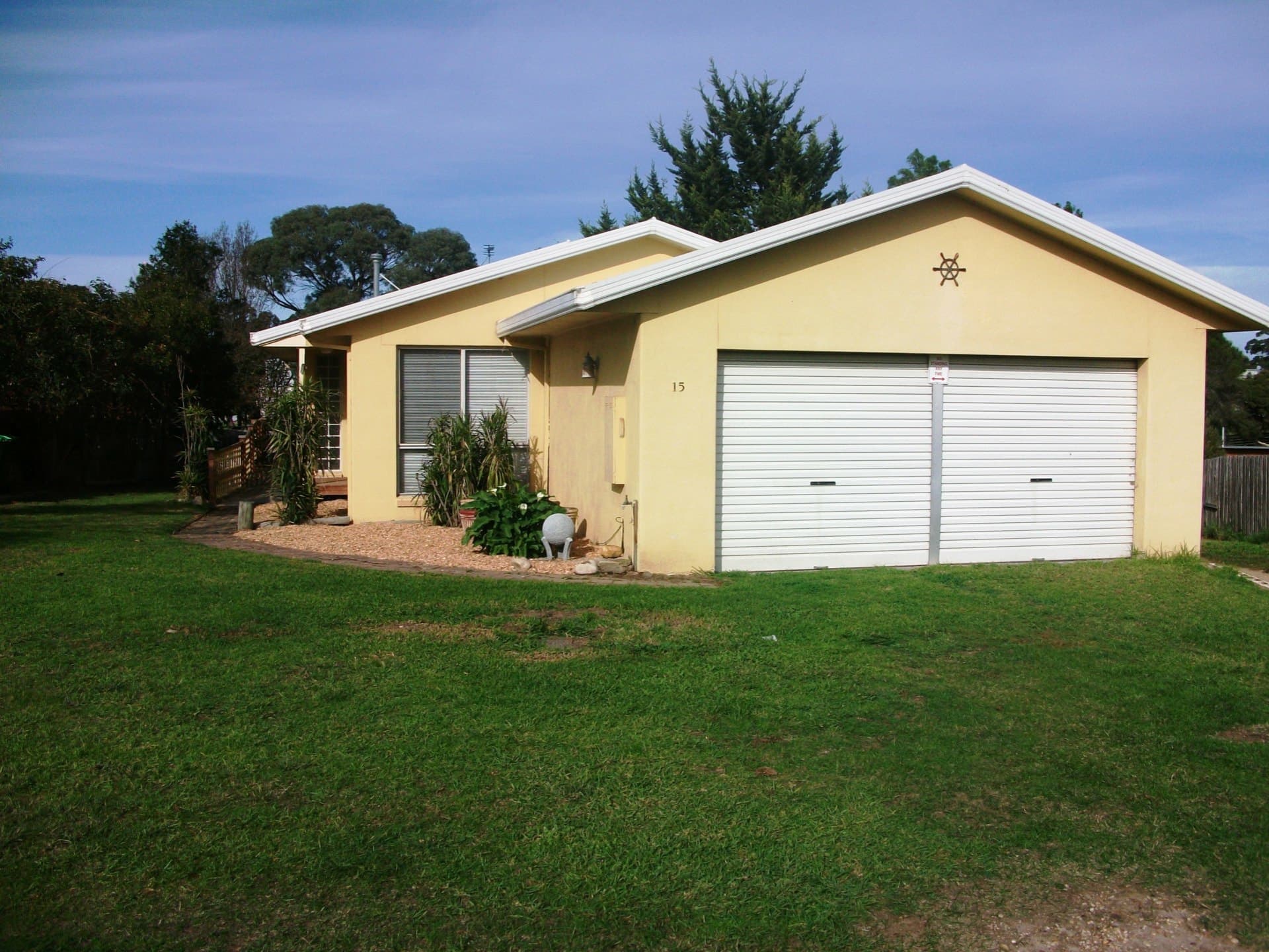 15 Harnham Drive, Bairnsdale, Bairnsdale - Thumbnail 3