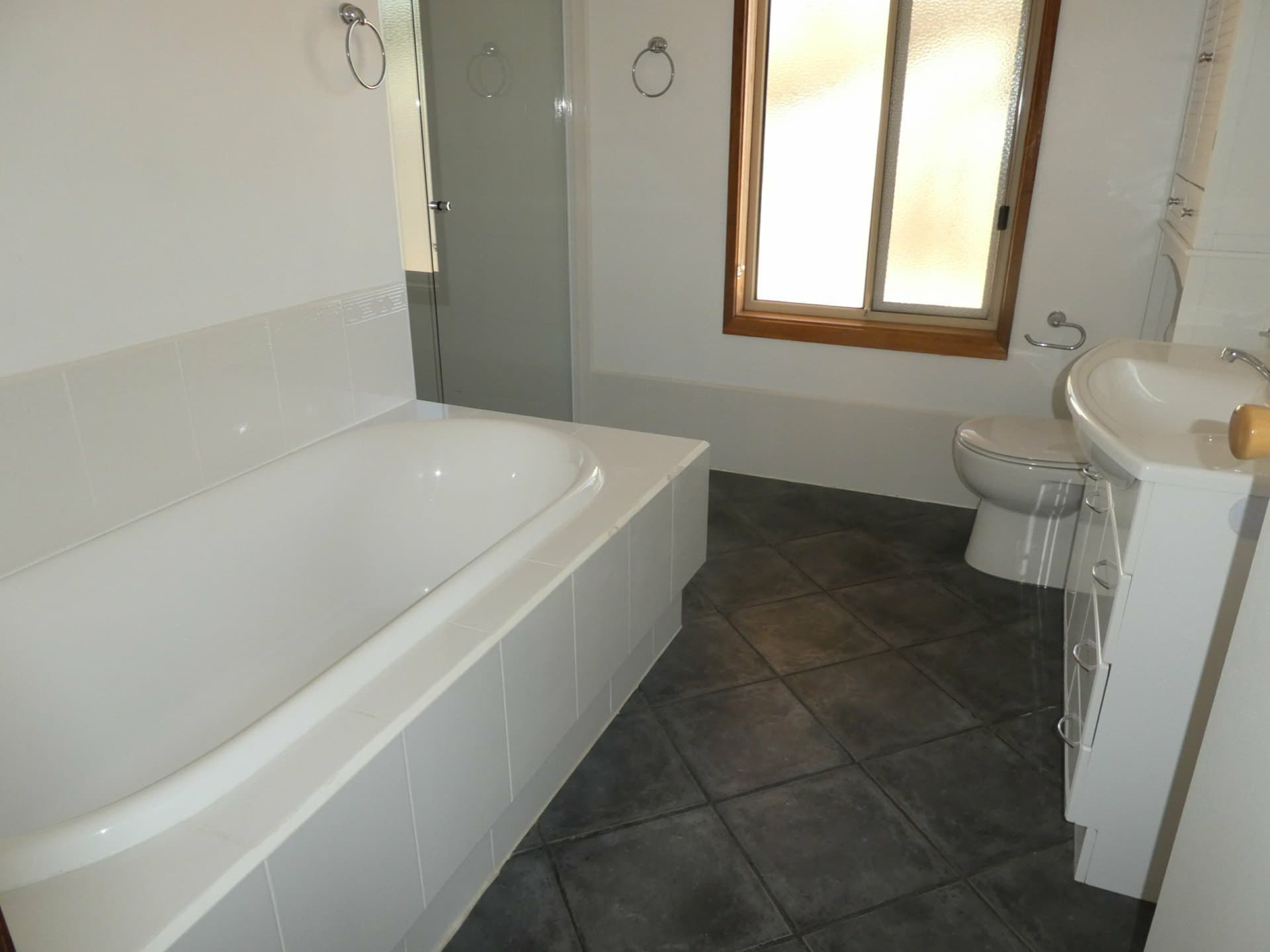 18 Hosie Street, Bairnsdale, Bairnsdale - Thumbnail 4
