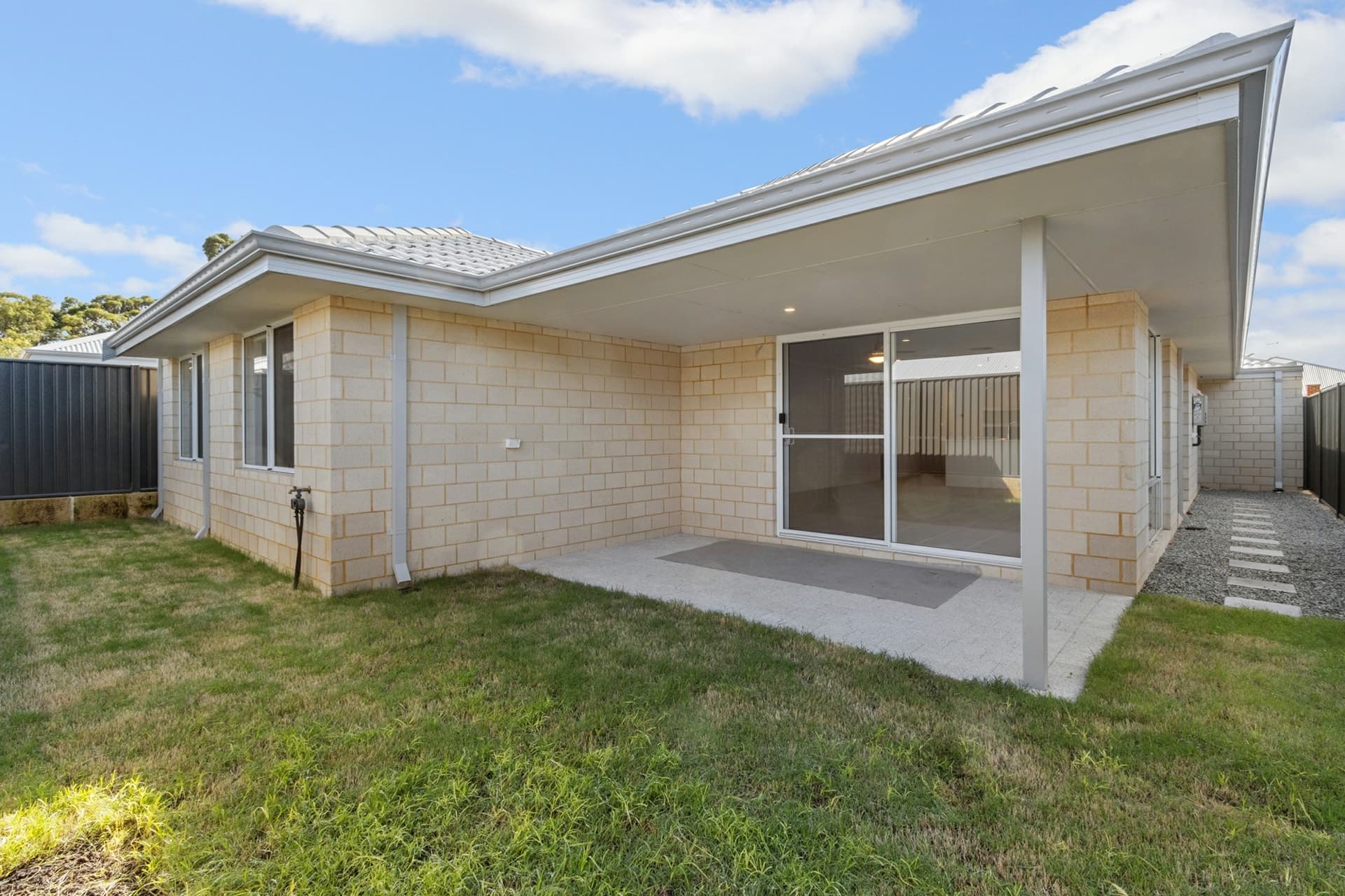 15 Hidcote Approach Baldivis WA, Baldivis - Image 1