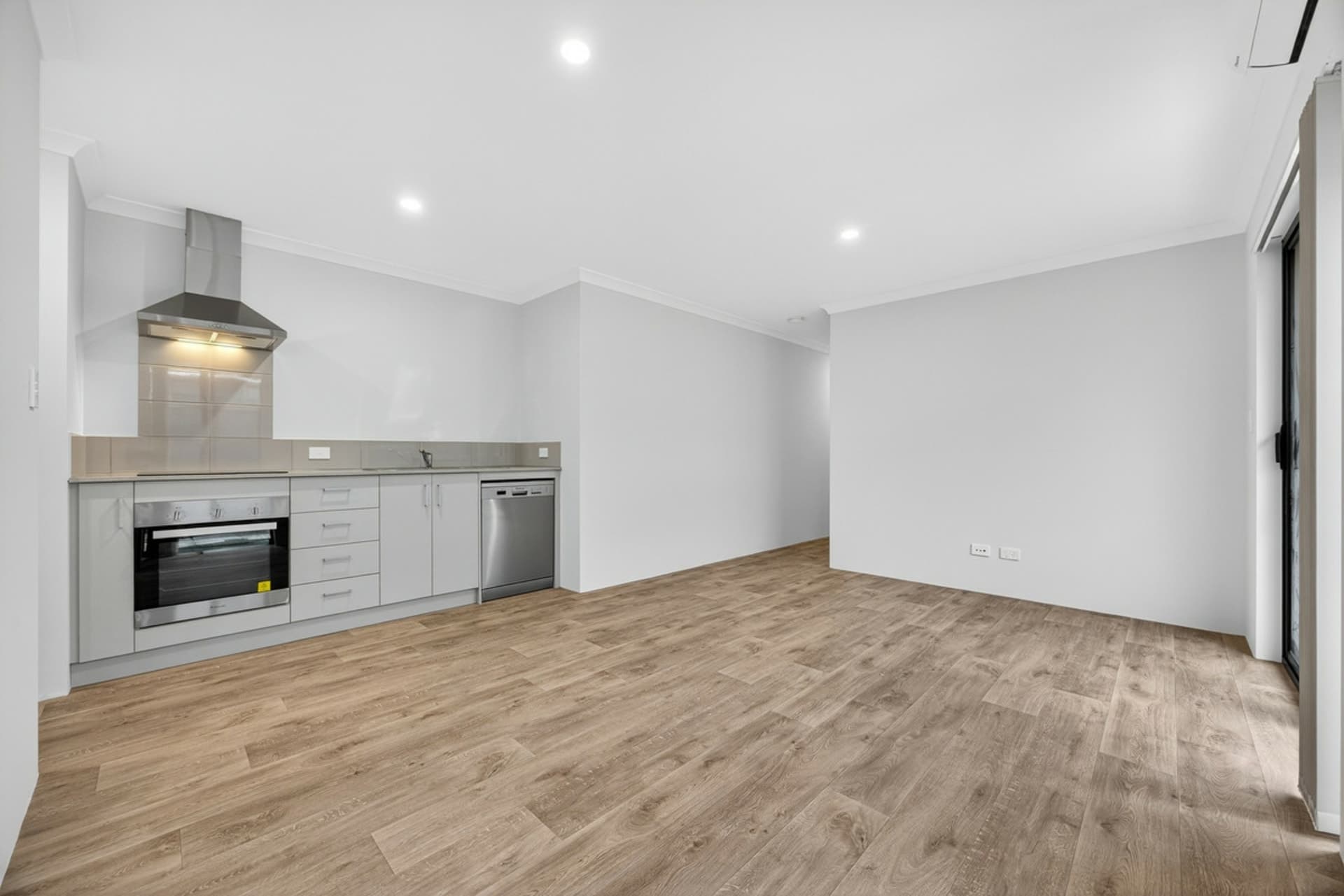 17B Goldrush Way Baldivis WA, Baldivis - Thumbnail 2