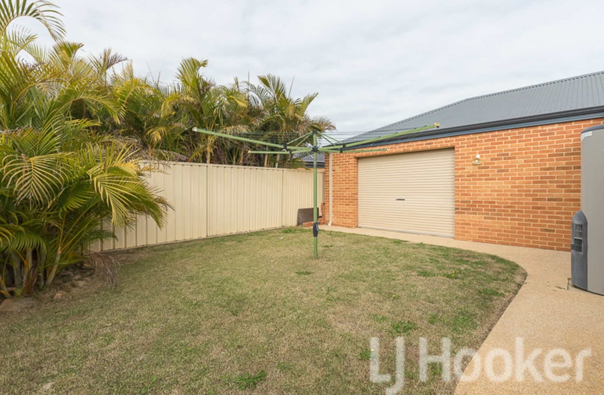 28 Battrass Loop Baldivis WA, Baldivis - Image 1