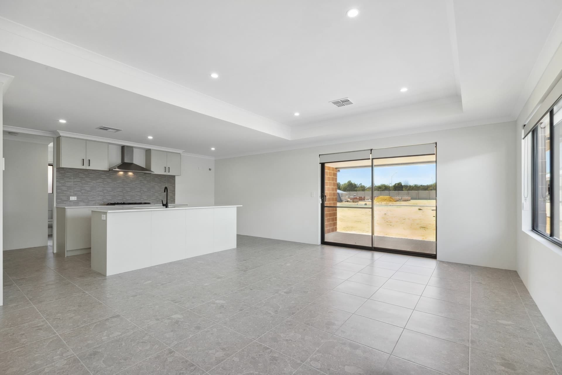 10 Caulfield Drive Baldivis WA, Baldivis - Thumbnail 4