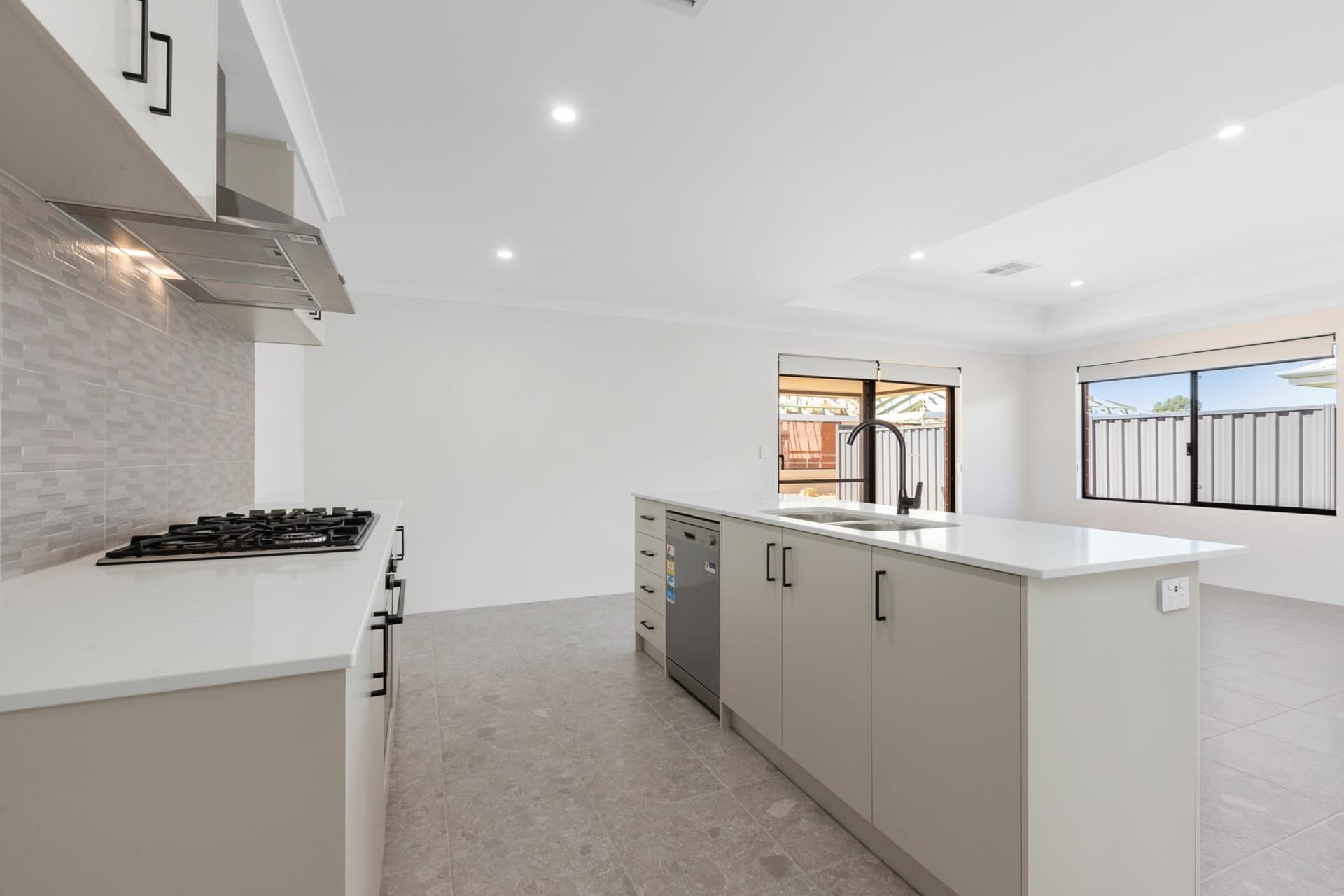 10 Caulfield Drive Baldivis WA, Baldivis - Thumbnail 7