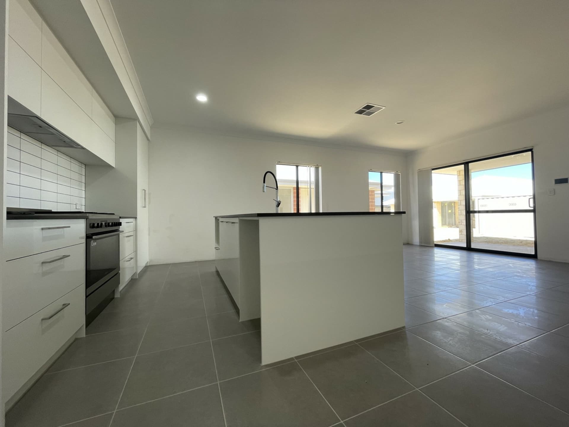 17 Hartsholme Way, Baldivis, Baldivis - Thumbnail 3