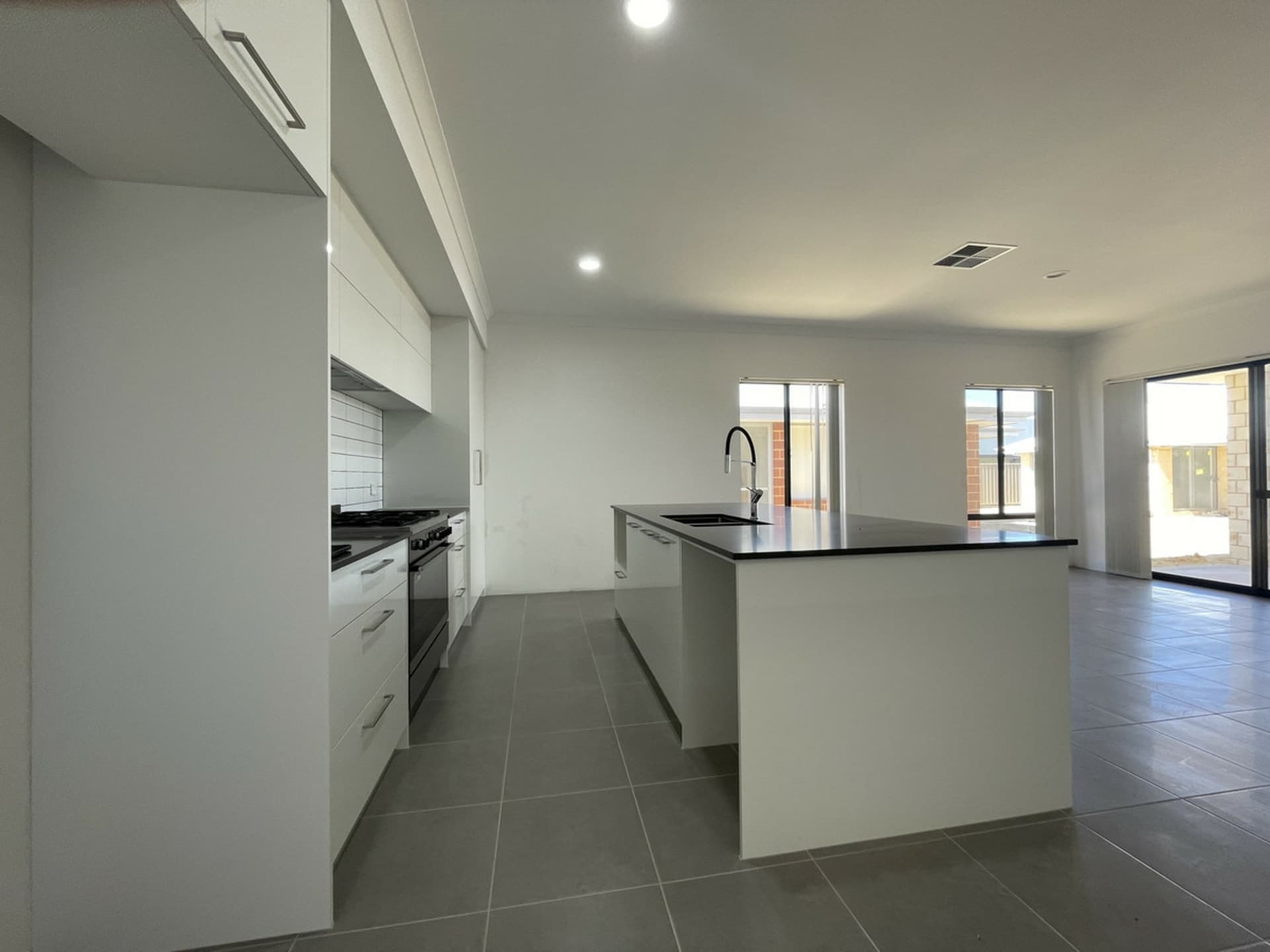17 Hartsholme Way, Baldivis, Baldivis - Thumbnail 4