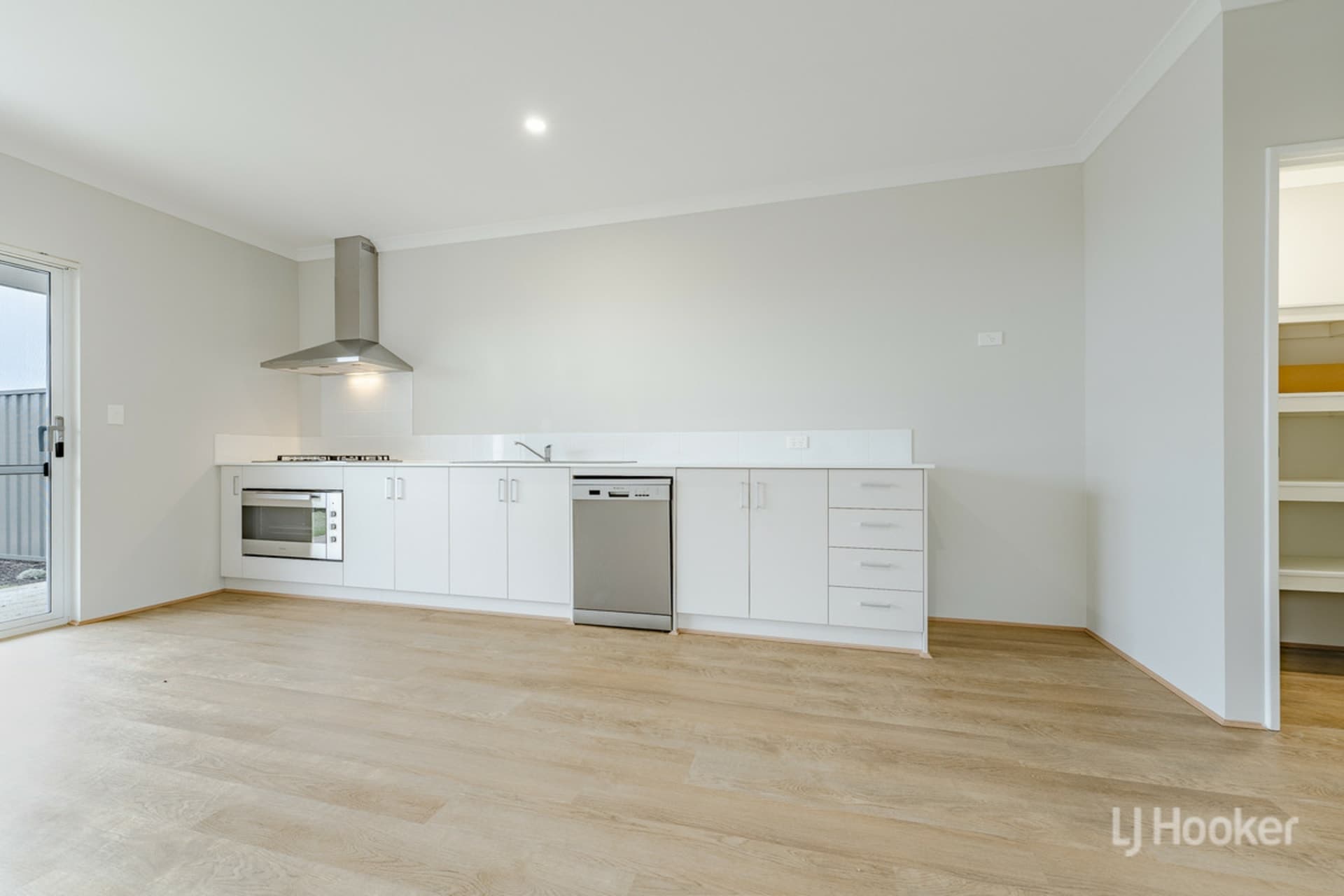 16 Burnished Drive Baldivis WA, Baldivis - Thumbnail 3