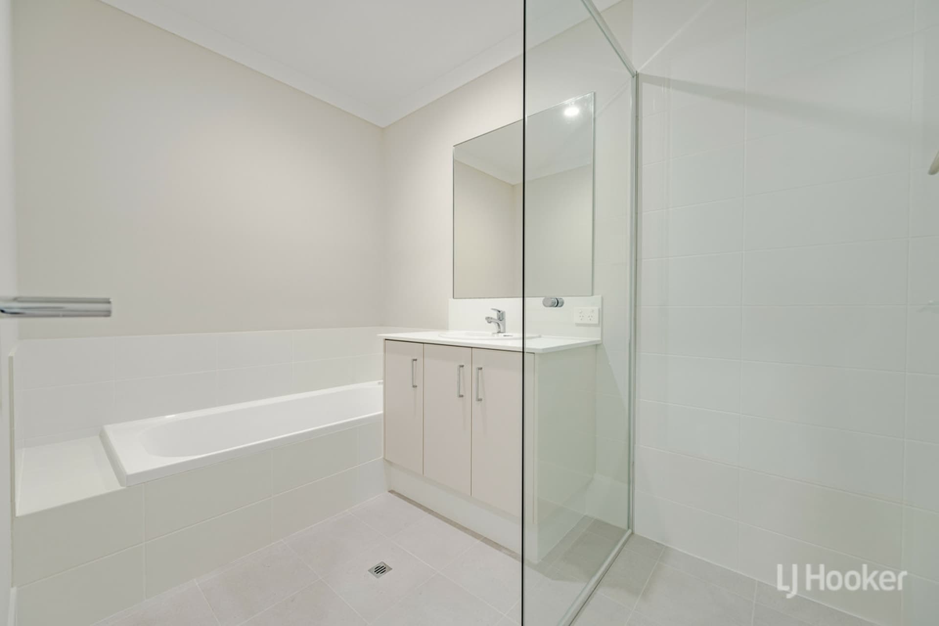 3 Burnished Drive (Main House), Baldivis, Baldivis - Thumbnail 6