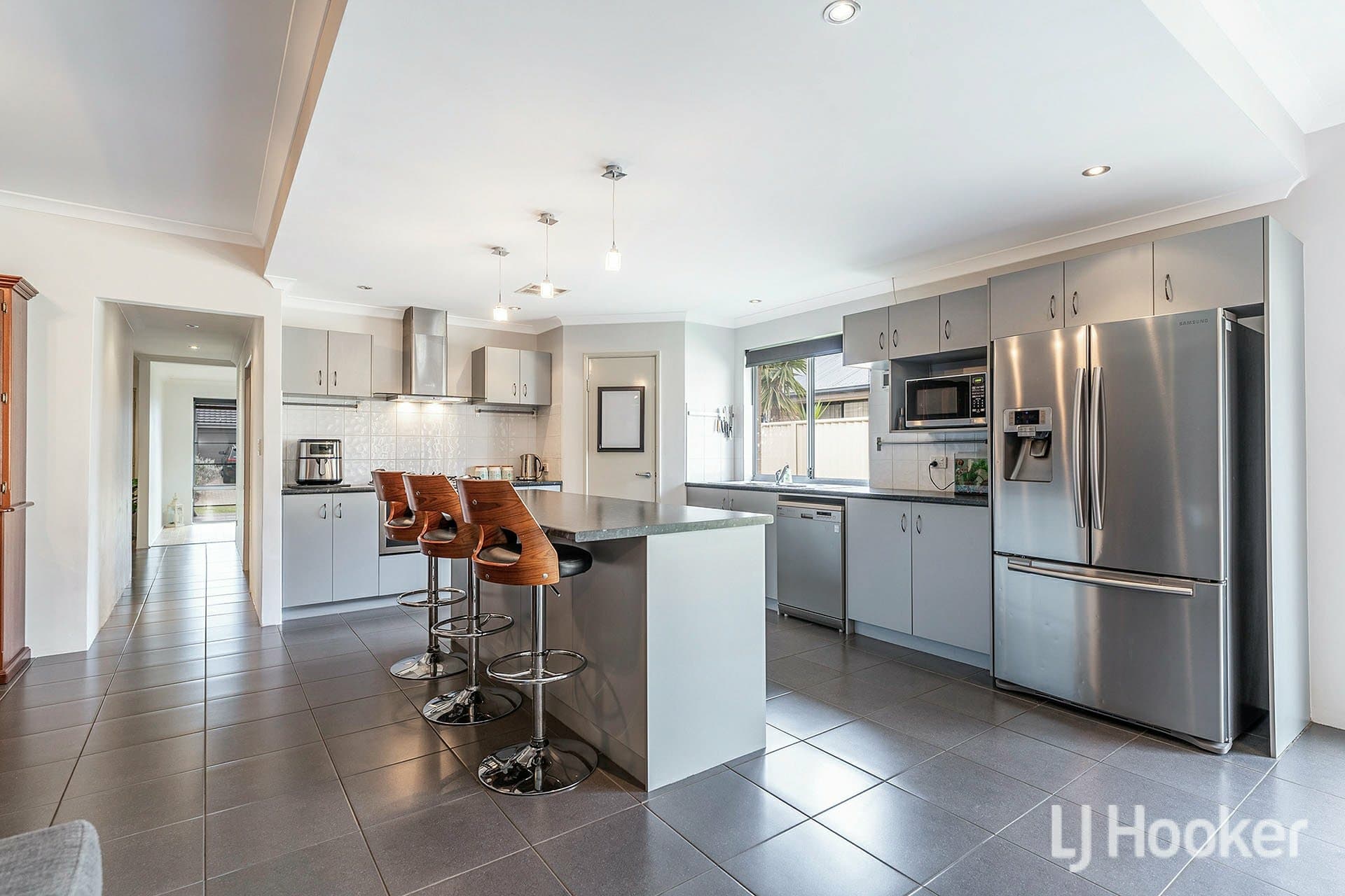 9 Bulmer Way Baldivis WA, Baldivis - Thumbnail 4