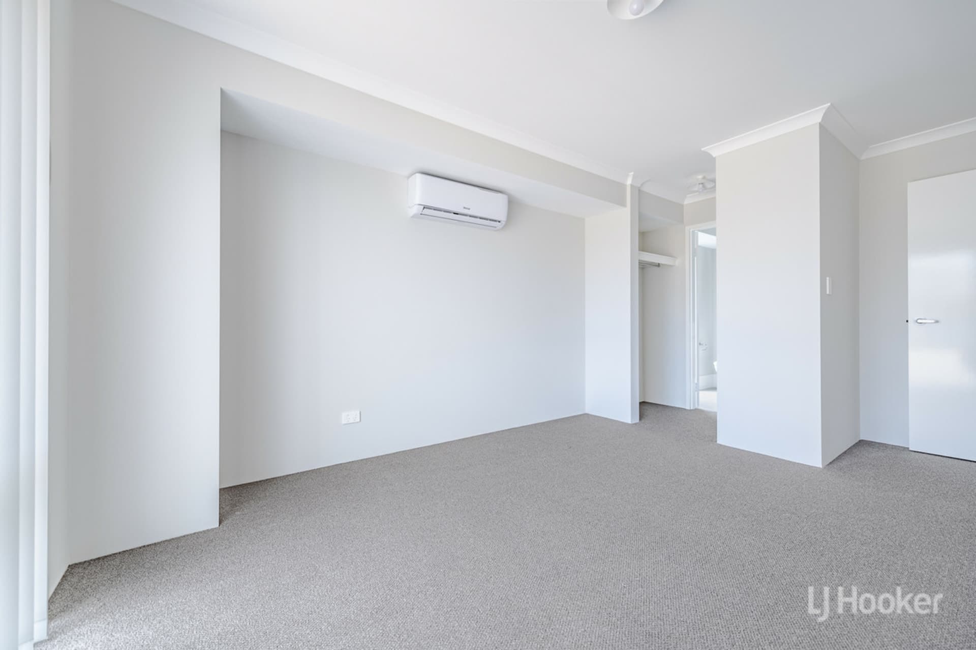 57 Espirit Way (Main House) Baldivis WA, Baldivis - Thumbnail 3