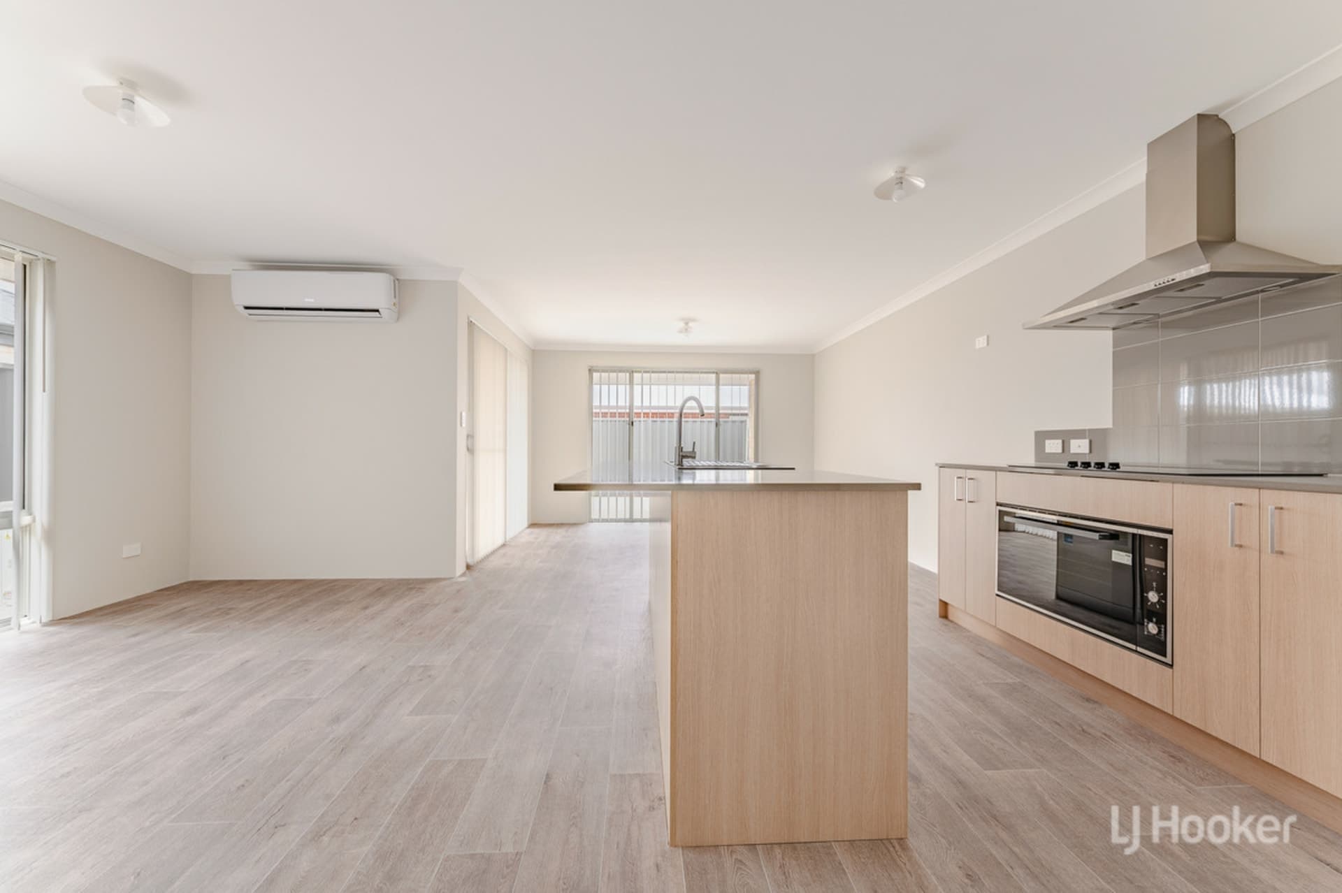 57 Espirit Way (Main House) Baldivis WA, Baldivis - Thumbnail 8