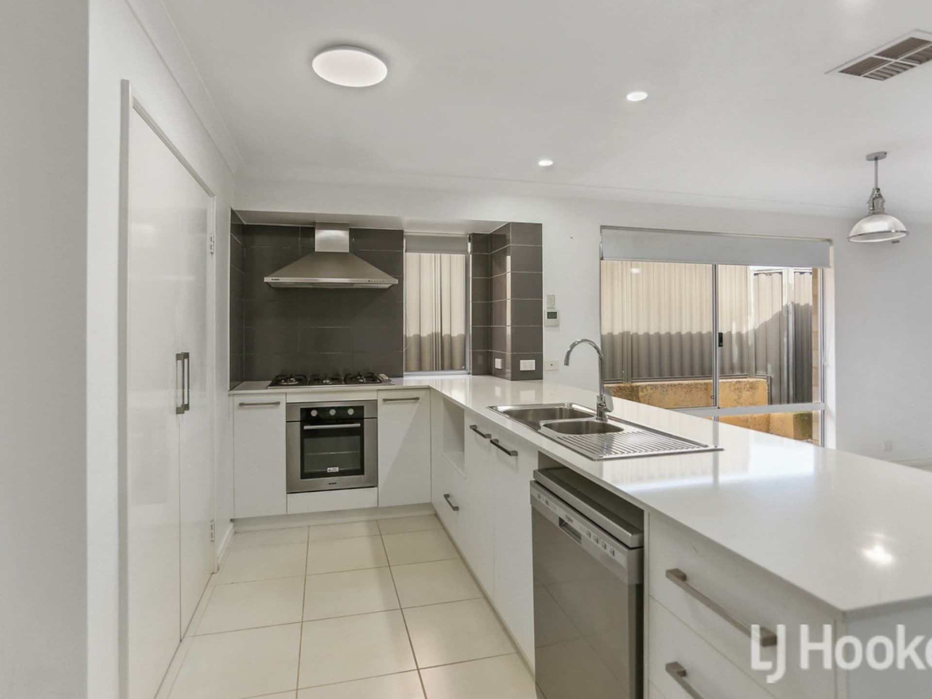 54 Kootingal Bend Baldivis WA, Baldivis - Thumbnail 4