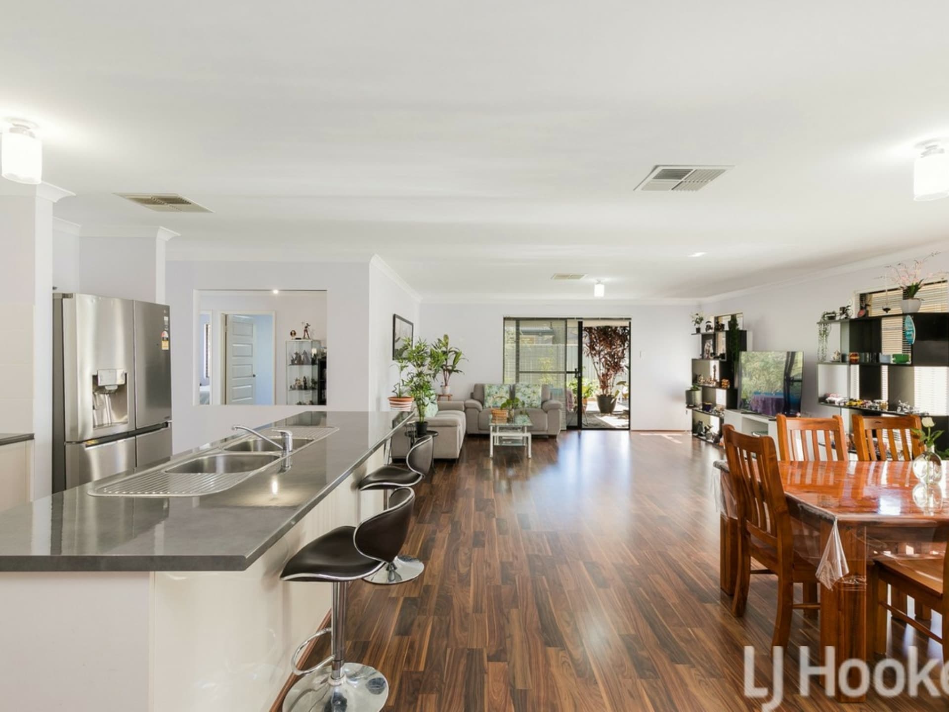 23 Molonglo Crescent Baldivis WA, Baldivis - Thumbnail 3
