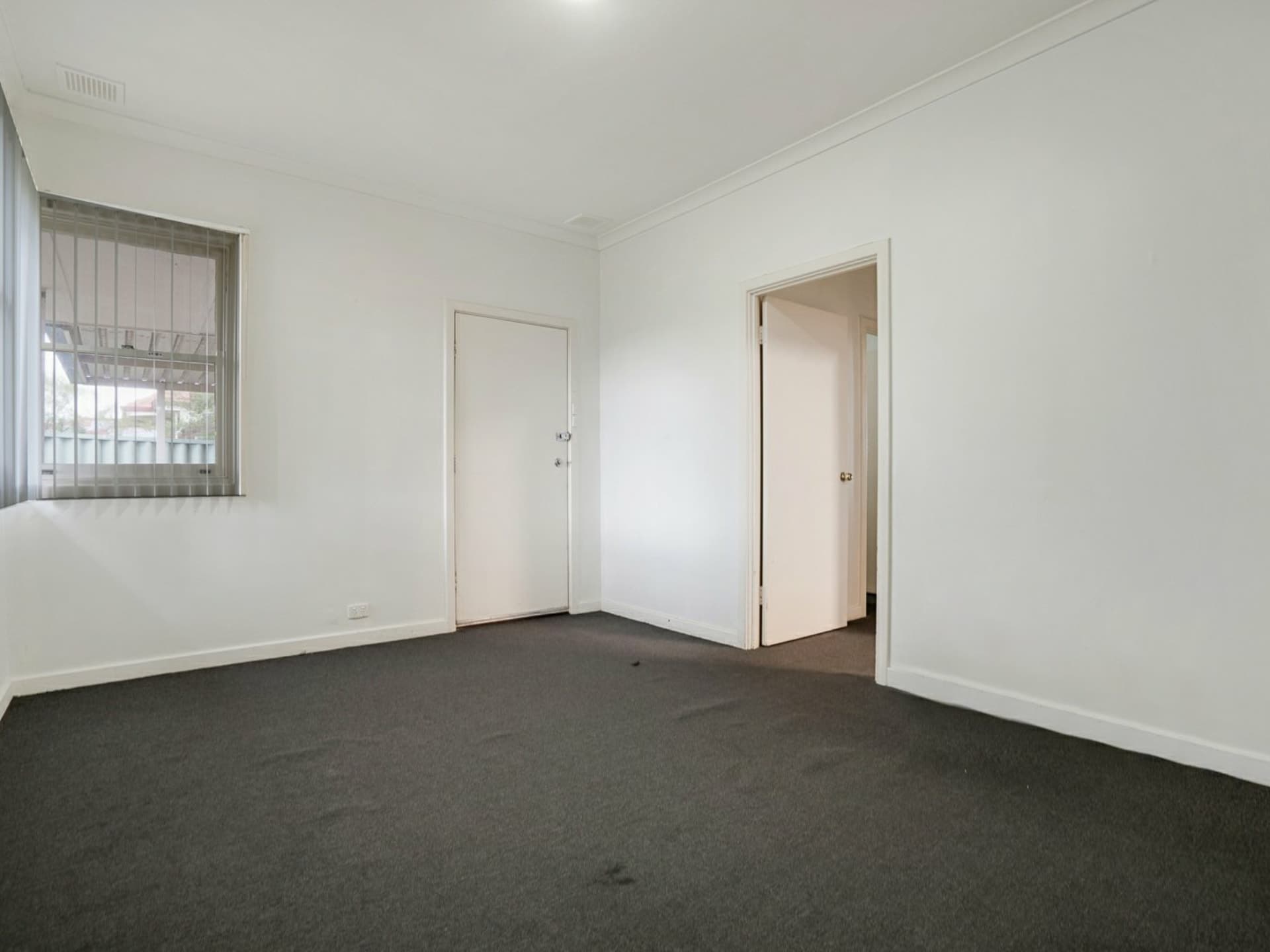 49 Wittering Cr Balga WA, Balga - Thumbnail 5