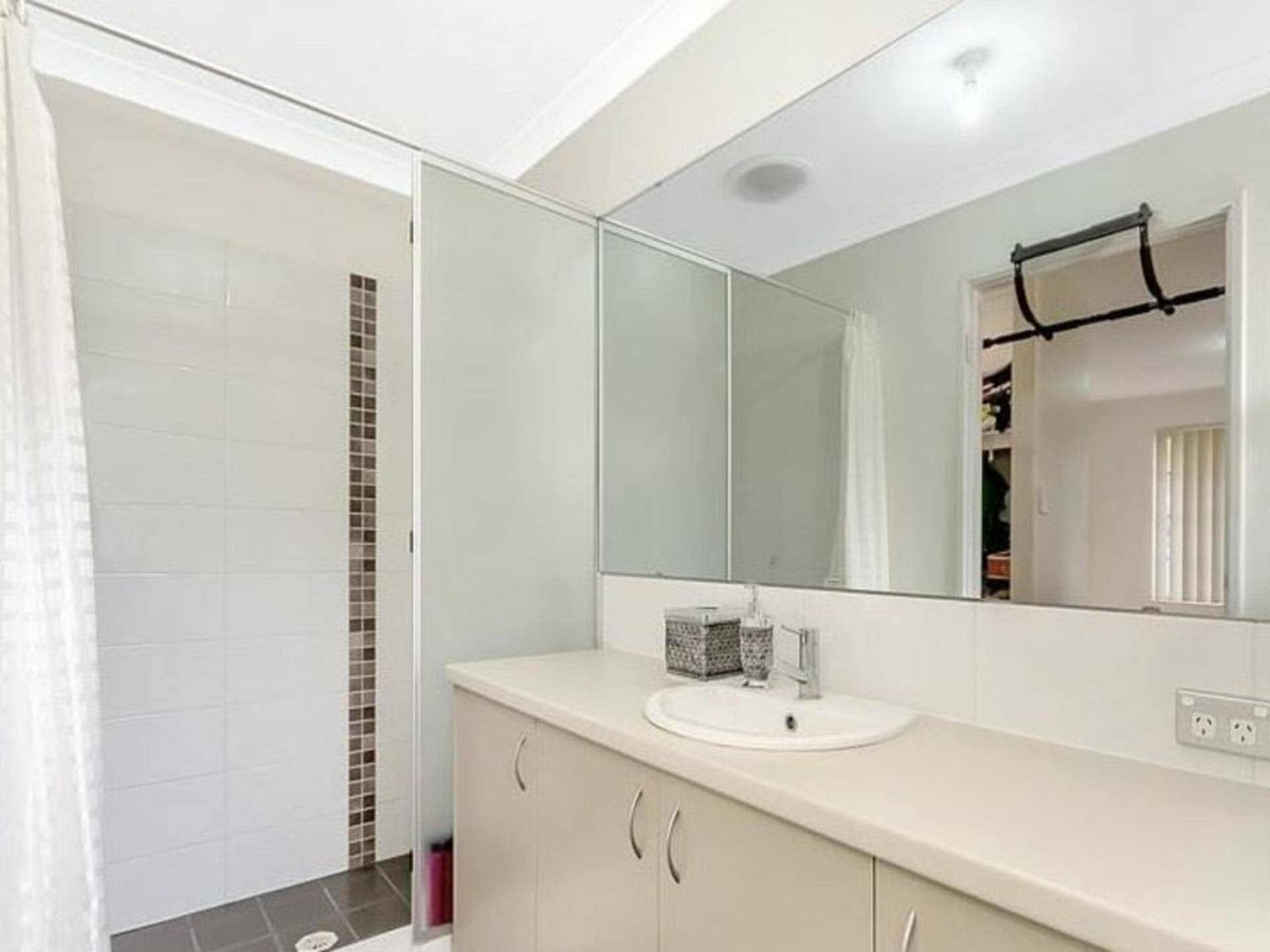 157 Grandis Boulevard, Banksia Grove, Banksia Grove - Thumbnail 6