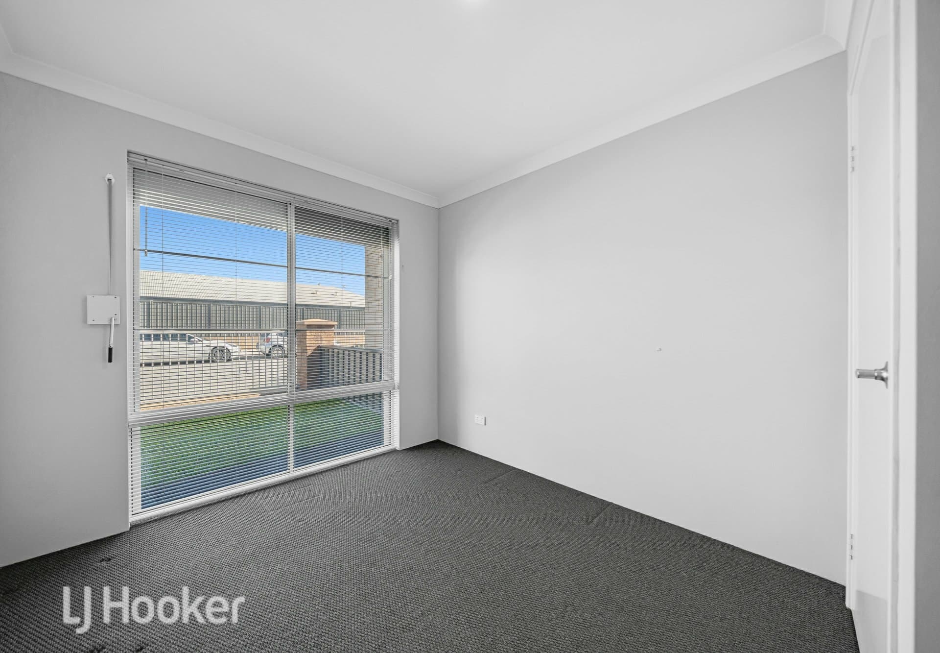 56 Azolla Street, Banksia Grove, Banksia Grove - Thumbnail 4