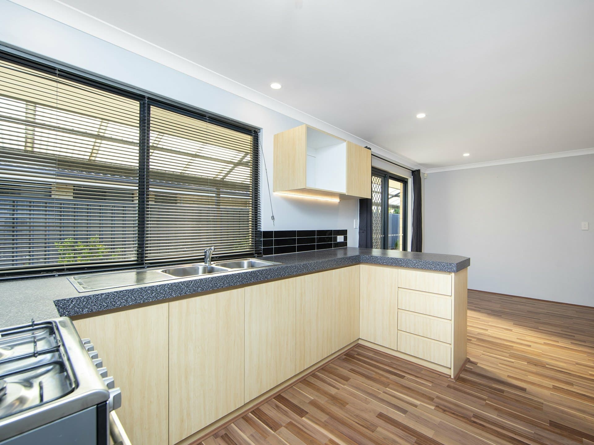 25 Kurrajong Boulevard, Banksia Grove, Banksia Grove - Thumbnail 7
