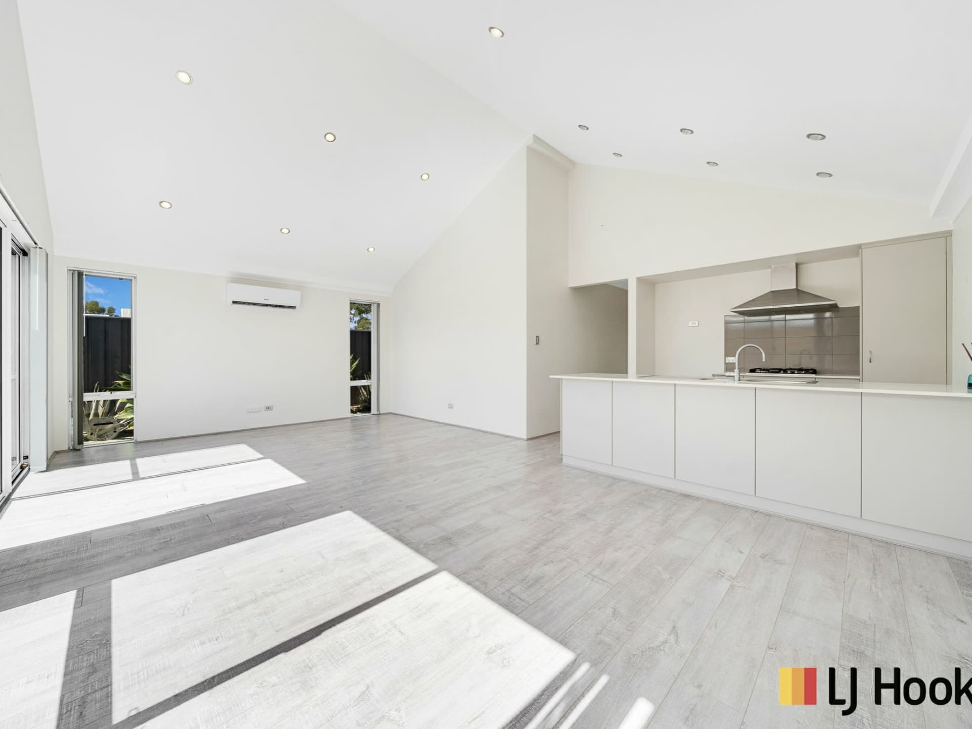 66 Bauer Circle, Banksia Grove, Banksia Grove - Thumbnail 2