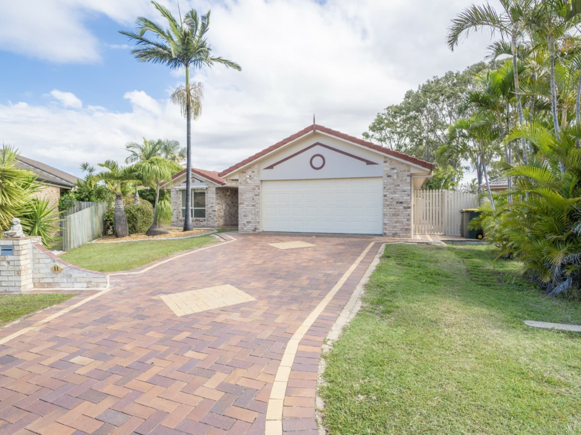 11 Birdwood Crescent Bargara QLD, Bargara - Thumbnail 2