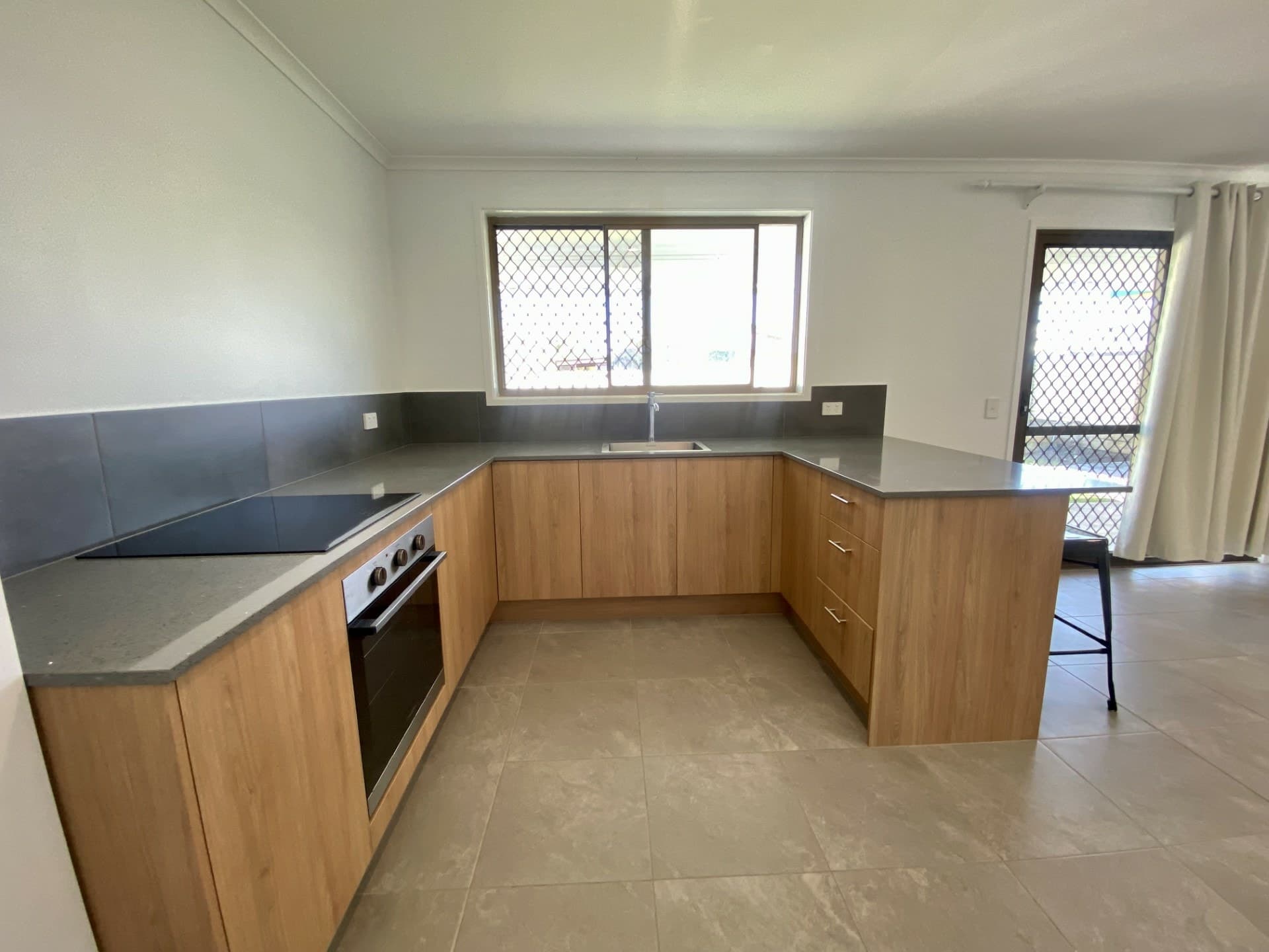 46 Buderim Street, Battery Hill, Battery Hill - Thumbnail 8