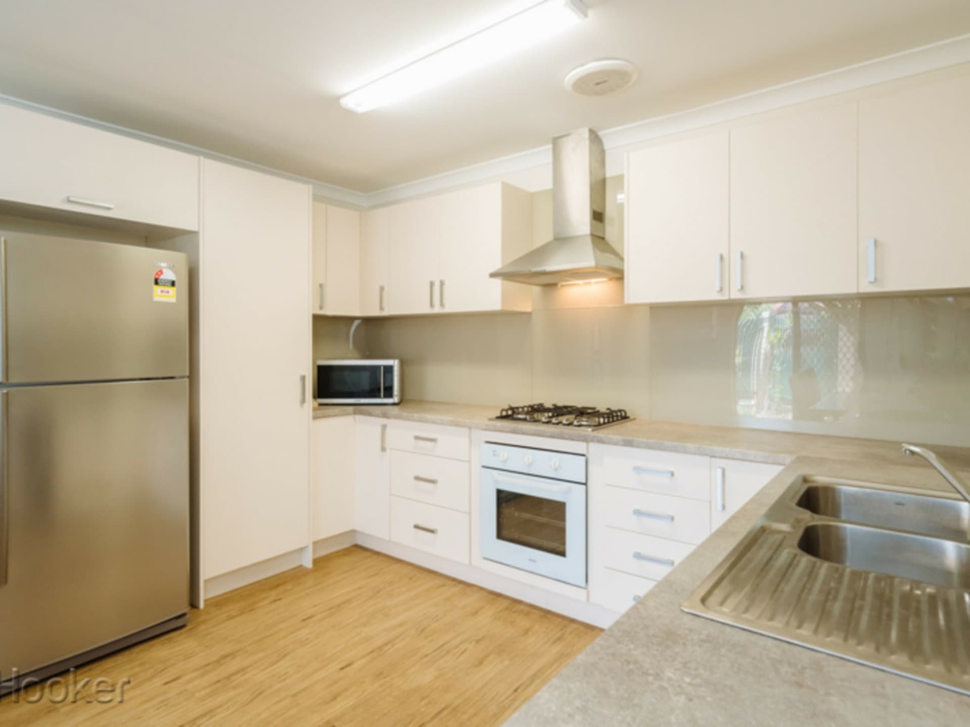 9/9-11 Toms Court, Bayswater, Bayswater - Thumbnail 2