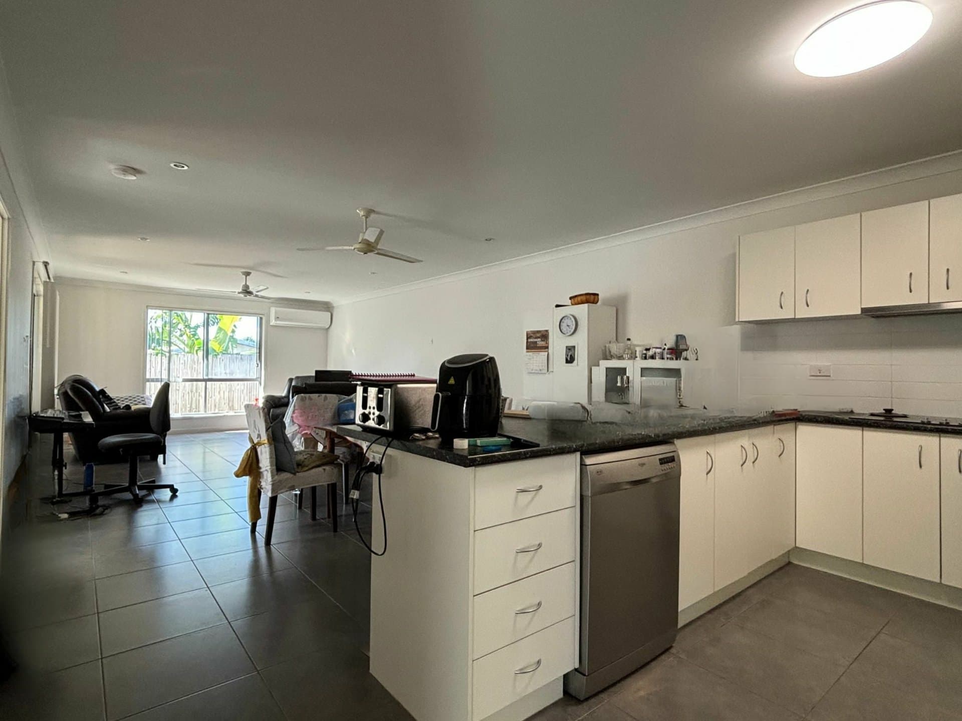 1/16 Adam Street Beachmere QLD, Beachmere - Thumbnail 3