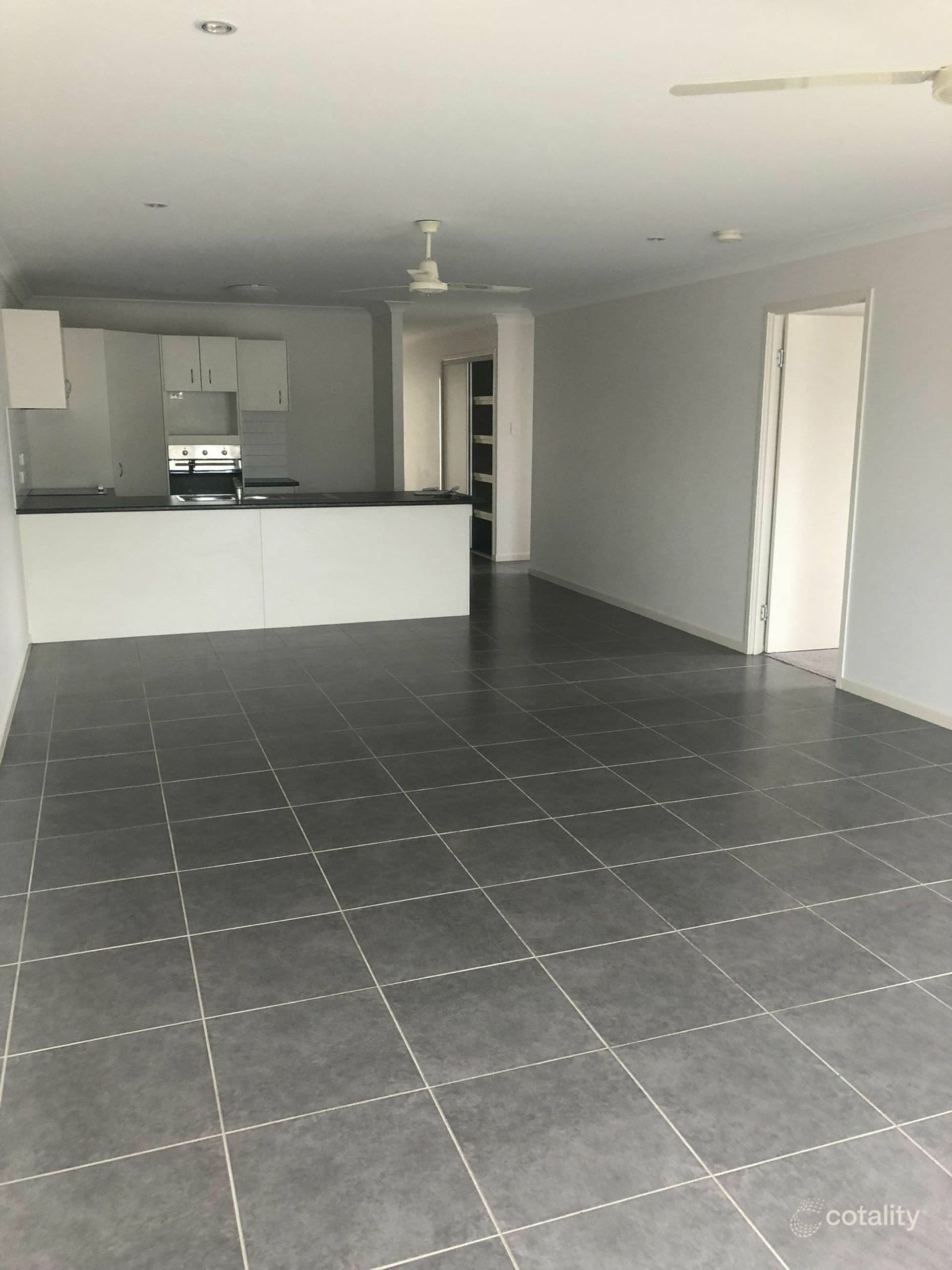 1/16 Adam Street Beachmere QLD, Beachmere - Thumbnail 7