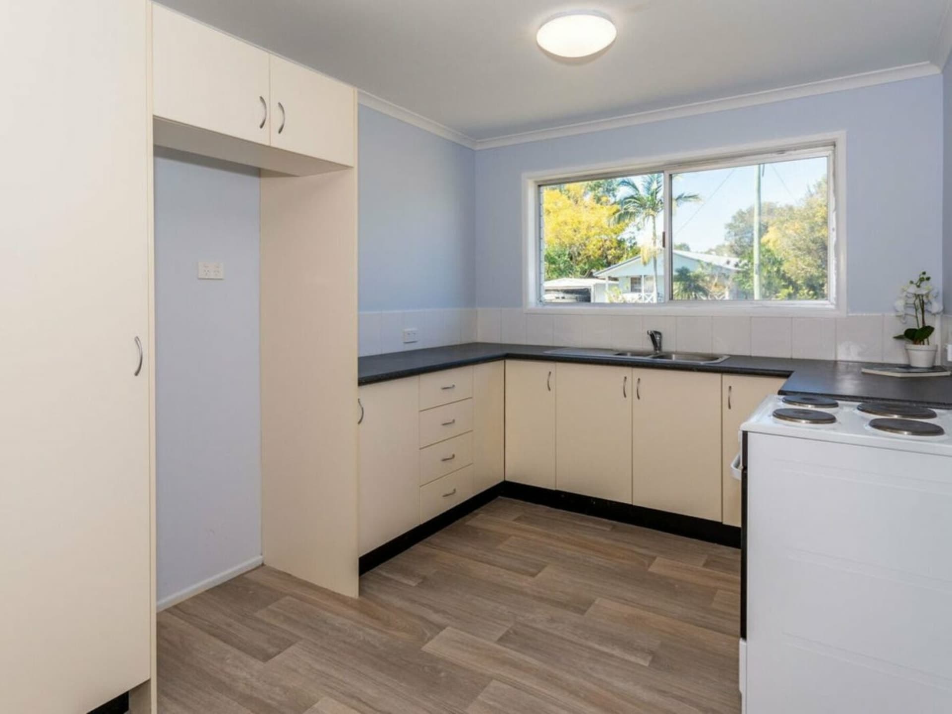 2/1 Bryant Street Beachmere QLD, Beachmere - Thumbnail 5