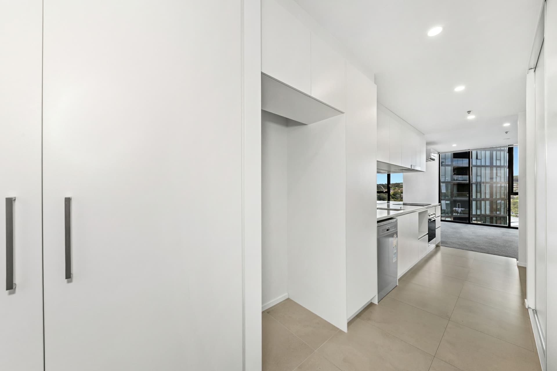 1110/3 Grazier Lane, Belconnen, Belconnen - Thumbnail 4